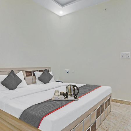 Townhouse P.S.Palace Near Amausi Metro Station Lucknow Exterior foto