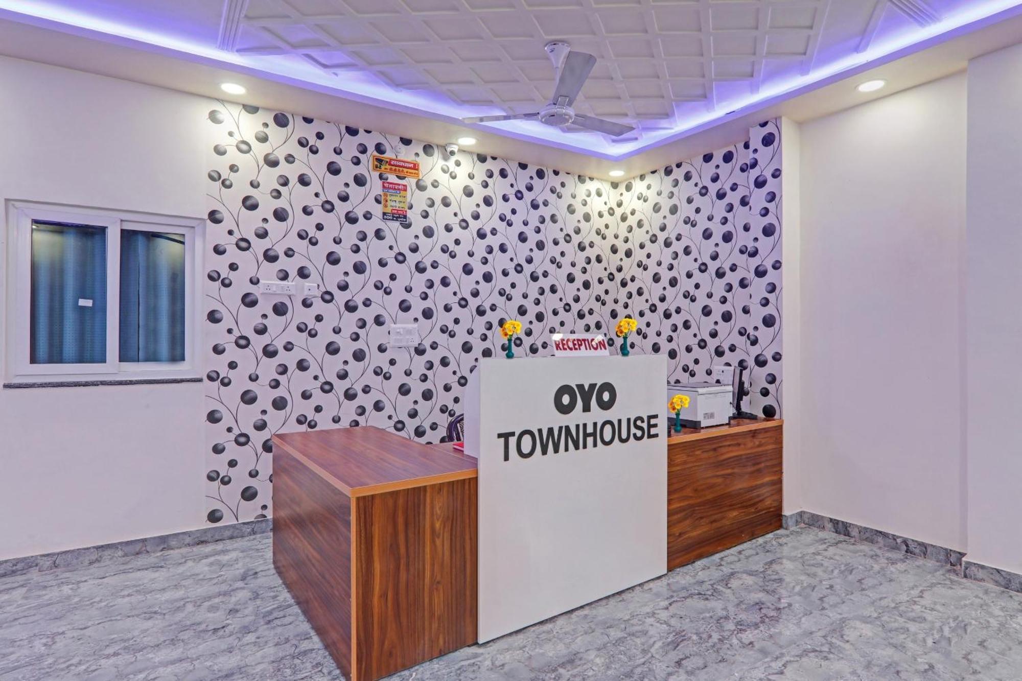 Townhouse P.S.Palace Near Amausi Metro Station Lucknow Exterior foto
